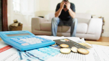 Фотография к новости: Қазақстанда заңсыз несиелер көбейді: Депутат банктерге қатысты дабыл қақты