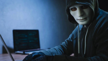 Фотография к новости: Астанадағы алаяқ 17 қажының ақшасын иемденіп кеткен