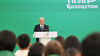 Фотография к новости: Президент Оқу-ағарту министрлігіне «Жасыл сабақтар» жобасын әзірлеуді тапсырды