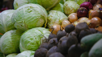 Фотография к новости: Өскемендегі «Дина» көтерме базарында көкөніс бағасының негізсіз қымбаттатылғаны анықталды