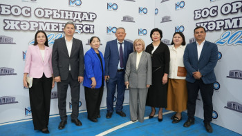 Фотография к новости: Алматыда өткен жәрмеңке түлектерге жаңа мүмкіндіктер сыйлады
