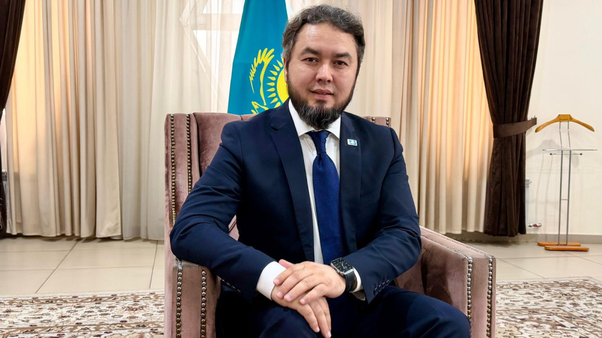  кейіпкердің жеке мұрағатынан