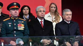 Фотография к новости: Президент Мәскеудегі Жеңіс шеруіне қатысты: Қызыл алаңдағы тарихи сәттер жарияланды