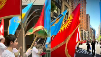 Фотография к новости: АҚШ-тағы шеруде Қырғызстан туын алып жүрген қазақстандықтарға қырғыздар алғыс айтуда