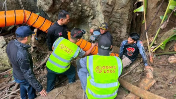 Фотография к новости: Лаоста су басқан үңгірден 10 күннен кейін төрт адам құтқарылды