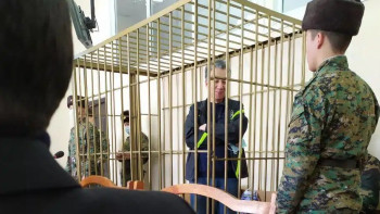 Фотография к новости: Қырғызстанда Атамбаевтың экс-шенеунігіне рақымшылық жасалды