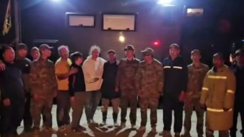 Фотография к новости: Маңғыстау даласында көлігі батып қалған британдық туристер құтқарылды
