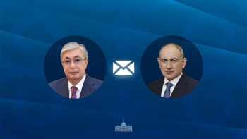Фотография к новости: Тоқаев Пашинянды сайлаудағы жеңісімен құттықтады