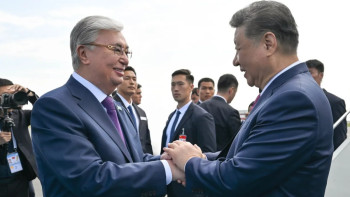 Фотография к новости: Тоқаев Си Цзиньпинді туған күнімен құттықтады