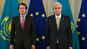 Фотография к новости: Президент: Қазақстан Орталық Азияның басты логистика торабына айналуы тиіс