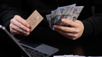 Фотография к новости: Алаяқтар Қазақстанда дропперлер арқылы 400 млн теңгені қолма-қол ақшаға айналдырған