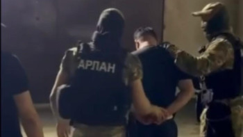 Фотография к новости: "Видео жариялаймыз": Шымкентте ақша бопсалаумен айналысқан блогер мен сыбайластары ұсталды