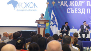 Фотография к новости: Дания Еспаева: Қазақстанда кедейлер болмауы тиіс