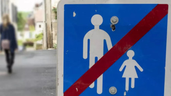 Фотография к новости: Павлодарда жедел жәрдем көлігі жаяу жүргіншіні қағып кетті