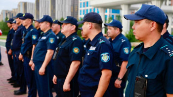 Фотография к новости: Астанада саябақтар мен гүлзарларда ауқымды рейдтер басталды