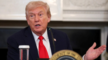 Фотография к новости: Трамп Канадаға жаңа тарифтер енгіземін деп қорқытты