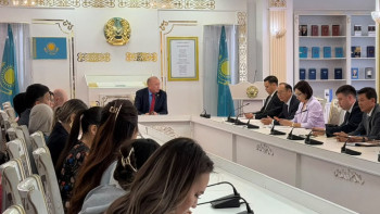 Фотография к новости: «Халықтың дауысы естілуі керек»: Марат Башимов Негізгі заңның маңызын түсіндірді