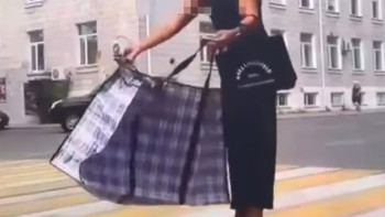 Фотография к новости: «Ала сөмкеге кіріп, киімін ауыстырған»: Павлодарда жол үстінде видео түсірген бойжеткен жауапқа тартылды