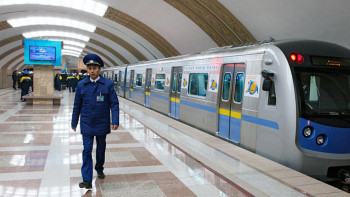 Фотография к новости: Алматы метросында пышақ пен кісен ұстаған жолаушы ұсталды