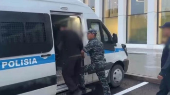 Фотография к новости: Есірткі бизнесінен 1,8 млрд теңге тапқан күдікті Грузиядан Қазақстанға жеткізілді