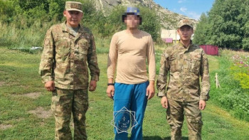 Фотография к новости: ШҚО тауларында өздігінен түсе алмаған ер адам құтқарылды