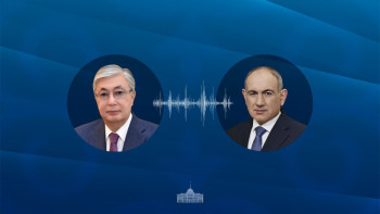 Фотография к новости: Қасым-Жомарт Тоқаев Никол Пашинянмен телефон арқылы сөйлесті