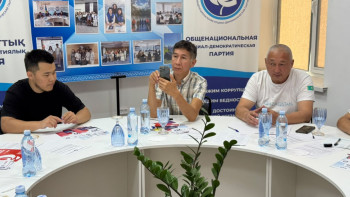 Фотография к новости: ЖСДП жер үлескерлерінің мәселесін көтеріп, қоқысты сұрыптау жобасын таныстырды