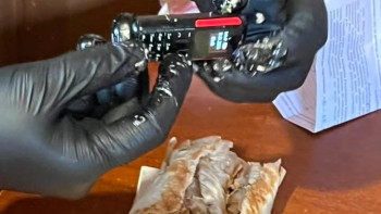 Фотография к новости: Донердің ішінен телефон шықты: Ақтөбеде түрмеге тыйым салынған заттарды кіргізбек болған