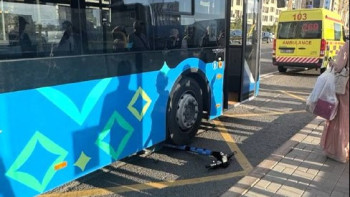 Фотография к новости: Астанада үш жасөспірім электросамокатпен автобусқа қарсы жүріп, бірі жол апатына түсті