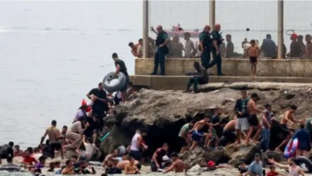 Фотография к новости: Мароккода Сеута шекарасы маңында 100-ден астам мигрант ұсталды