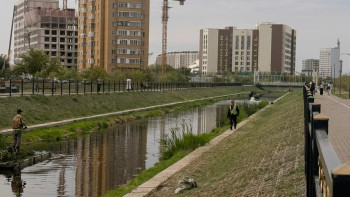 Фотография к новости: Астанадағы Сарыбұлақ өзенінің суы тазартылып жатыр: Қандай әдіс қолданылуда?