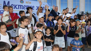 Фотография к новости: «Мектепке жол»: Астанадағы Достық үйінде қайырымдылық акциясы өтті