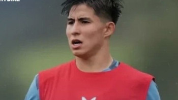 Фотография к новости: Дастан Сәтпаев «Бернли» сапында алғашқы ойынын өткізді