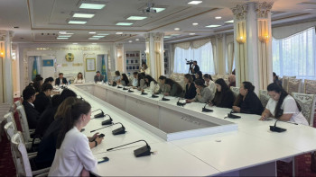 Фотография к новости: Құрылтай сайлауы: Жастардың саяси белсенділігі сарапшылар талқысына түсті