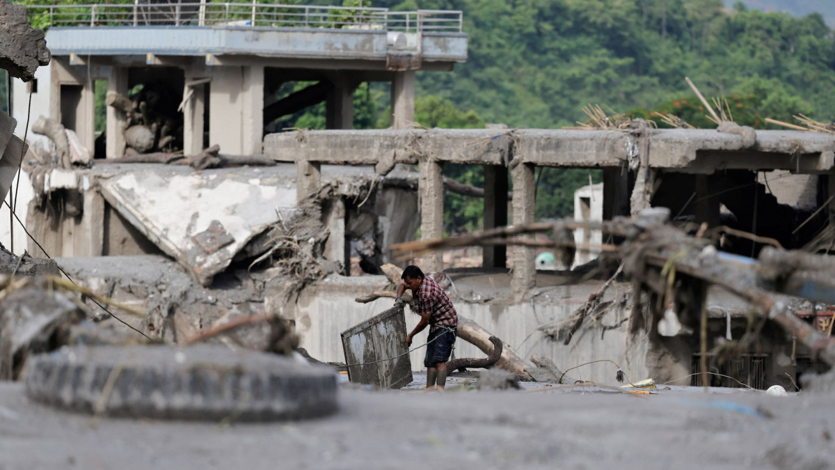  REUTERS/Navesh Chitrakar