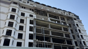 Фотография к новости: Алматыда бұрын Қайрат Сатыбалдыға тиесілі болған қонақүй бұзыла ма? Әкімдік жауап берді