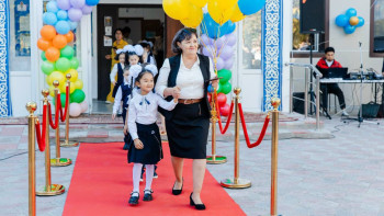 Фотография к новости: Биыл Атырау облысында 15 мыңға жуық бүлдіршін алғаш рет мектеп табалдырығын аттады
