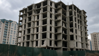 Фотография к новости: Заңсыз салынған үй сүрілсе, құрылыс компаниясы шығынды өтеуге міндетті