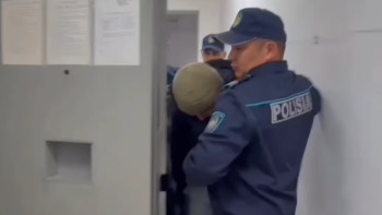 Фотография к новости: Аралда учаскелік полиция инспекторын өлтірді деген 39 жастағы күдікті қамауға алынды