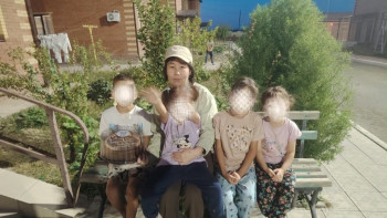 Фотография к новости: Жүректі елжіреткен сәт:  Ақбаян Мұқанғалиева балаларымен кездесті