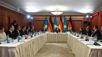 Фотография к новости: Мемлекет басшысы білім мен ғылымдағы серіктестікті жаңа деңгейге шығаруды ұсынды