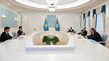 Фотография к новости: Президент Тоқаев Ли Кай-Фумен кездесті: Қазақстанның 500 мектебіне жасанды интеллект енгізілмек