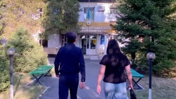 Фотография к новости: Әлеуметтік желідегі әдепсіздік: Талдықорғандық TikTok-тағы қылығы үшін сот алдында жауап берді