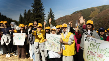 Фотография к новости: Almaty SuperSki: Көк-Жайлау Алматының тынысына айналады – тауда ағаш отырғызу акциясы өтті