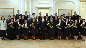 Фотография к новости: Ұстаздар күні: Үздік педагогтерге мемлекеттік награда берілді