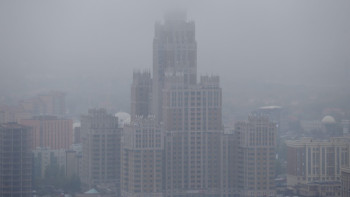 Фотография к новости: Тұман және қатты жел: 17 өңірде дауылды ескерту жарияланды