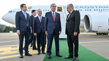 Фотография к новости: Президент Қасым-Жомарт Тоқаев жұмыс сапарымен Әзербайжанға барды