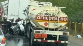 Фотография к новости: Түркістан облысында үш көлік соқтығысып, екі адам жарақат алды