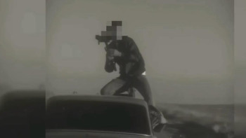 Фотография к новости: Әсерлі видео үшін жүріп бара жатқан көлік төбесіне шыққан: Түркістан облысында екі азамат жауапқа тартылды