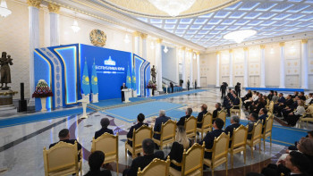 Фотография к новости: Республика күніне орай 473 жұмысшы мамандығының өкілдеріне мемлекеттік награда тапсырылады